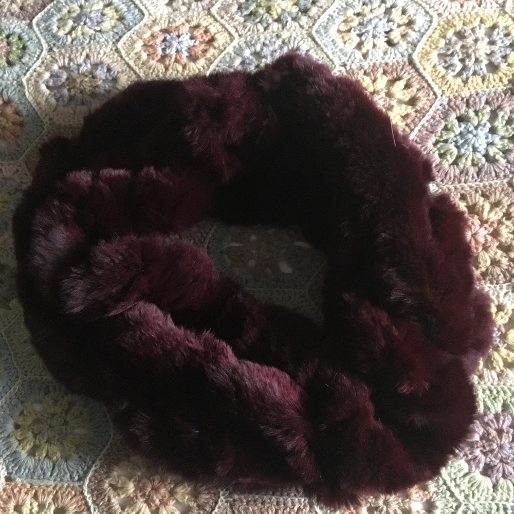 New SURELL Rex Rabbit Burgundy Fur Infinity Stretch Scarf